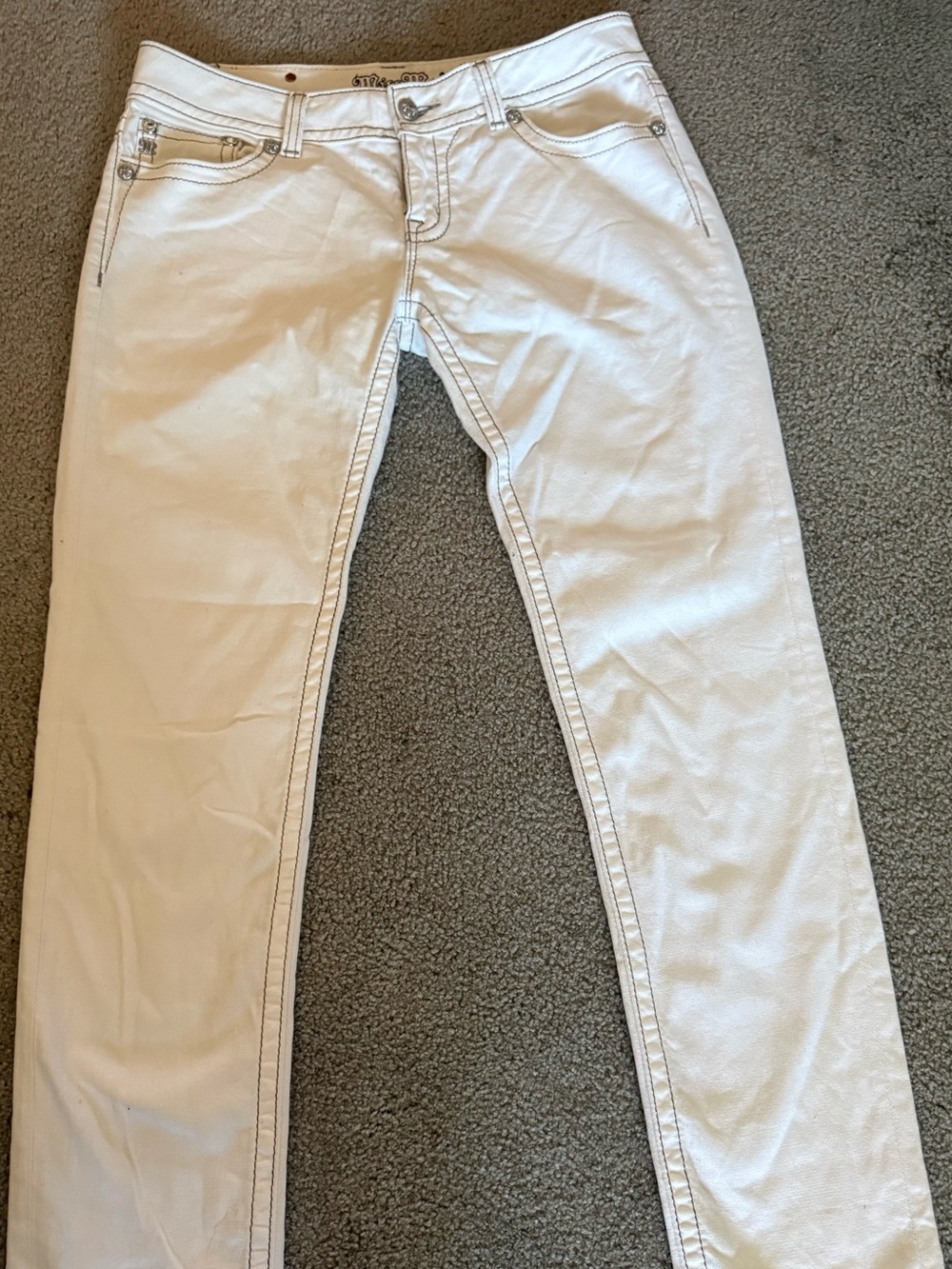 Miss Me women’s White Slim Straight Jeans